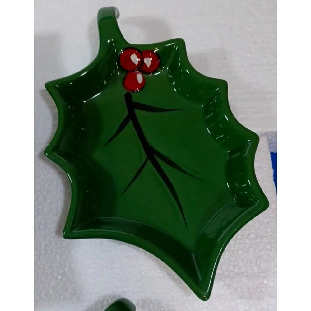 Set of 5 Temp-tations by Tara Cardinal HOLLY Leaf Serving Snack Appetizer Plates - Picture 5 of 8